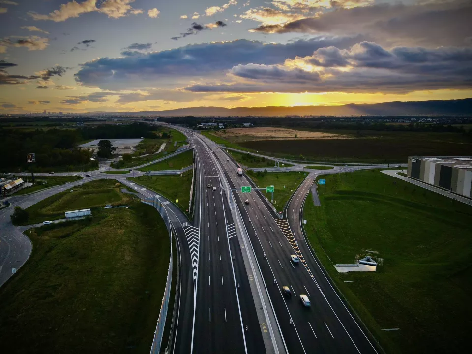 Časť ulice Pri mlyne bude od piatka do nedele uzavretá v súvislosti s výstavbou križovatky D1/D4
