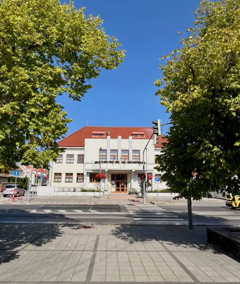 Oznámenie o zatvorení úradu vo štvrtok popoludní