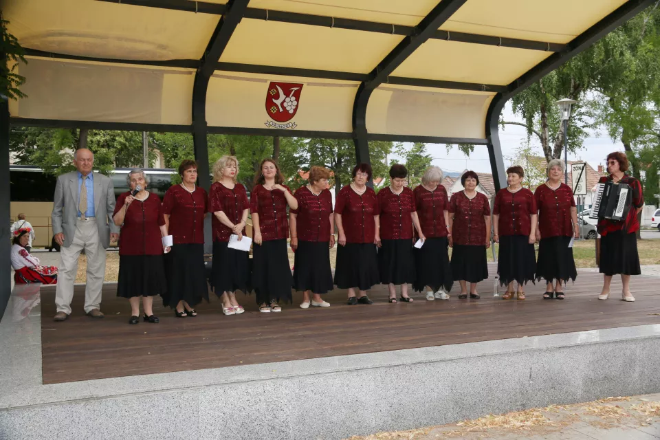 Bulharský folklór Pod lipami